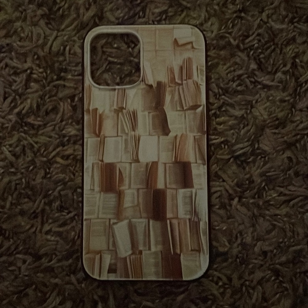 Book IPhone 12 cover
